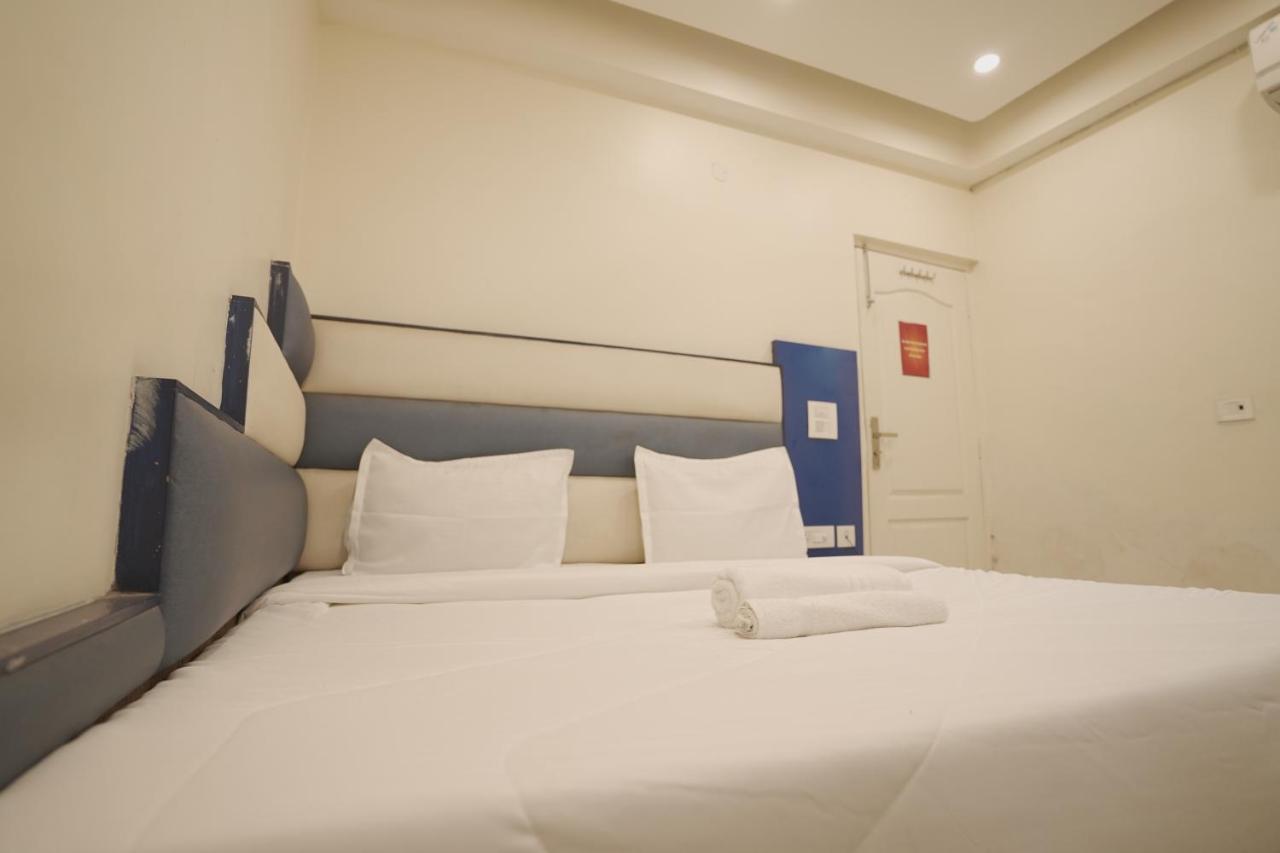 Hotel Leo Continental New Delhi Luaran gambar